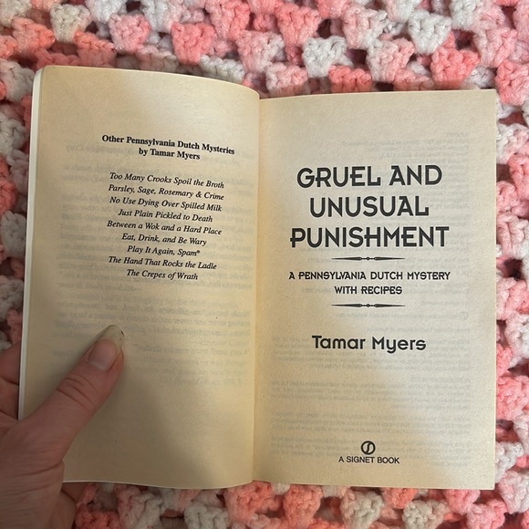 Gruel and Unusual Punishment paperback by Tamar Myers book - Picture 8 of 10